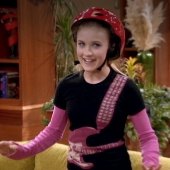 2000s Fender Guitar Tee ALT ASO Lilly Truscott Hannah Montana - Picture 6 of 6